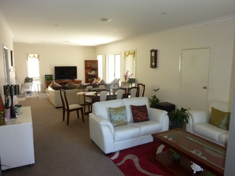 2/59 Hodgson Crescent, Pearce ACT 2607