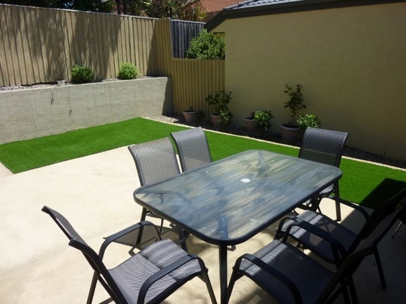 2/59 Hodgson Crescent, Pearce ACT 2607