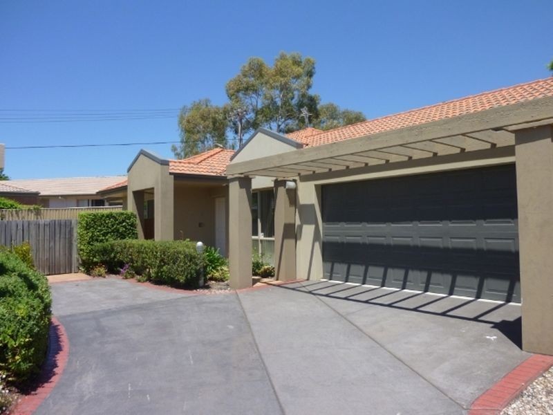 2/59 Hodgson Crescent, Pearce ACT 2607