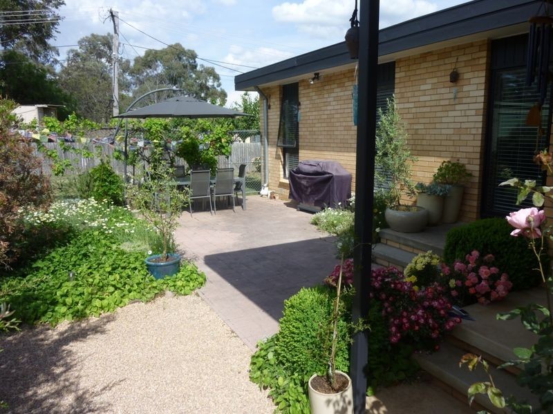 4 Feltus Place, Kambah ACT 2902