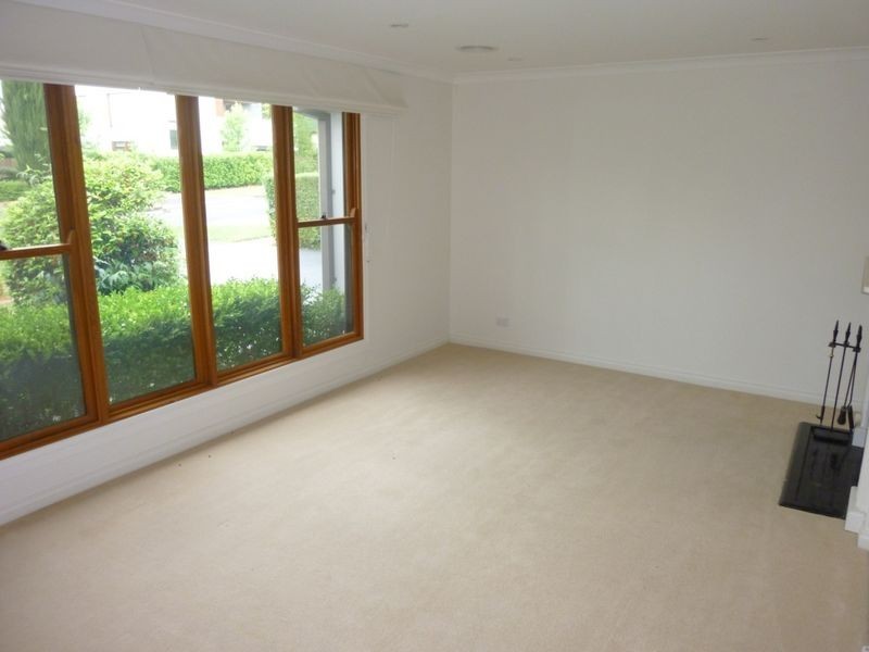 11 Cambage Street, Yarralumla ACT 2600