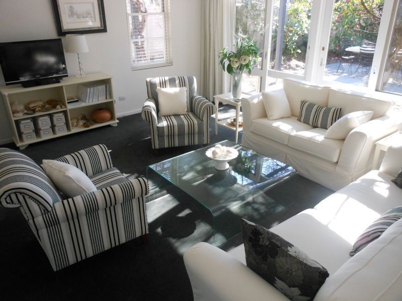 2 Stuart Street, Griffith ACT 2603