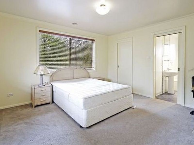 176 Captain Cook Crescent, Narrabundah ACT 2604