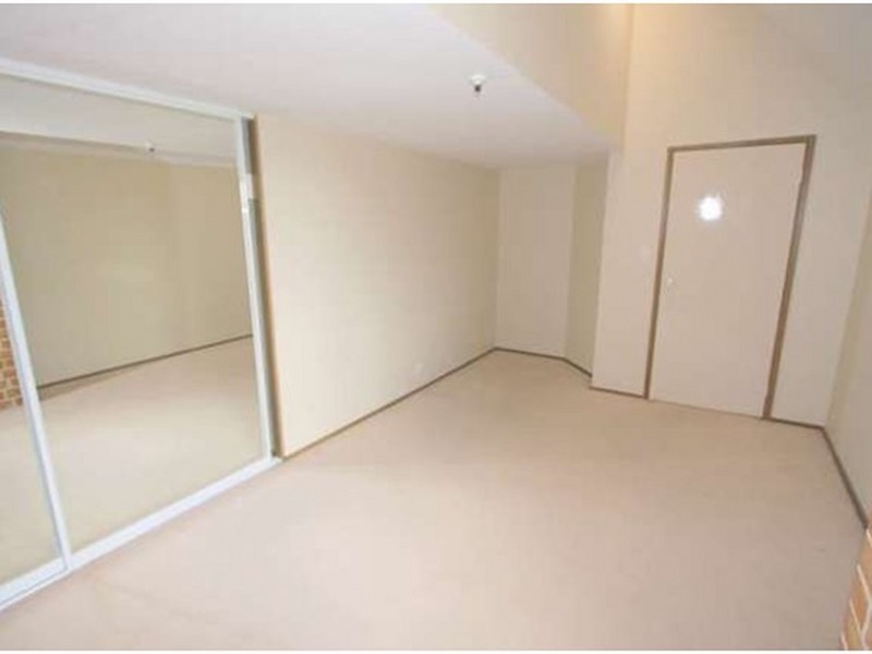 42/19 Howitt Street, Kingston ACT 2604