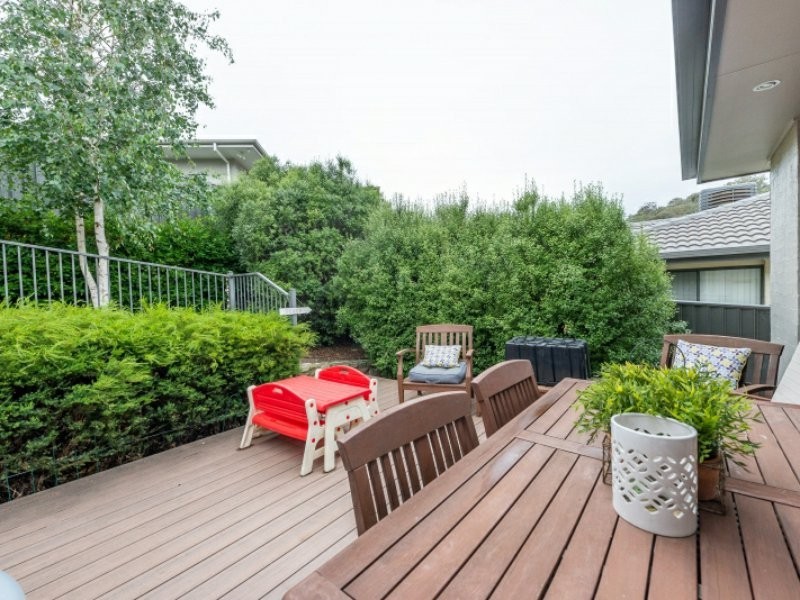 2 Laurence Close, Jerrabomberra NSW 2619