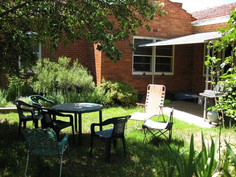 12 McKinlay St, Narrabundah ACT 2604