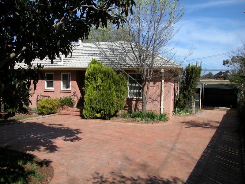 40 Warramoo Crescent, Narrabundah ACT 2604