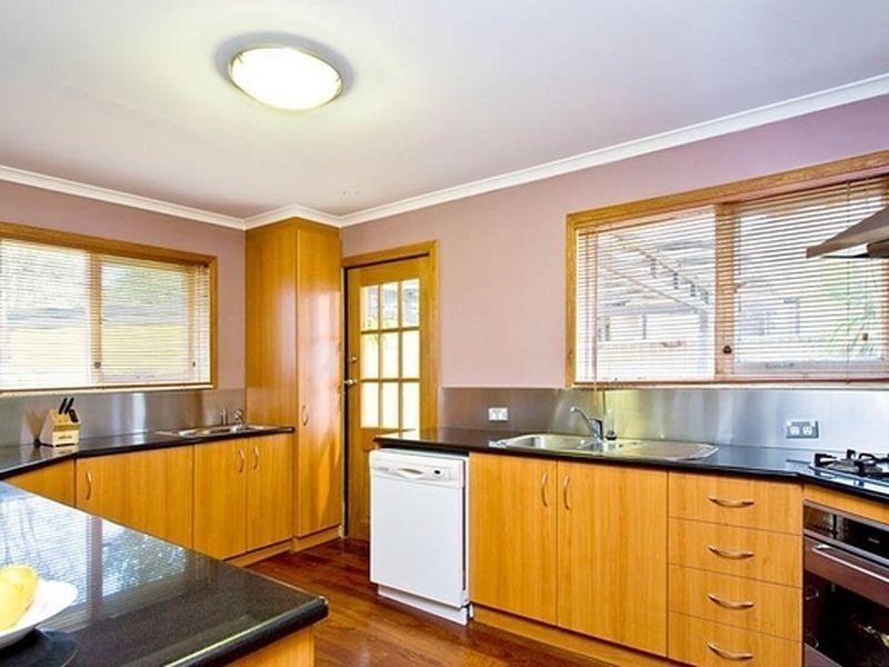 3 Narambi Street, Narrabundah ACT 2604