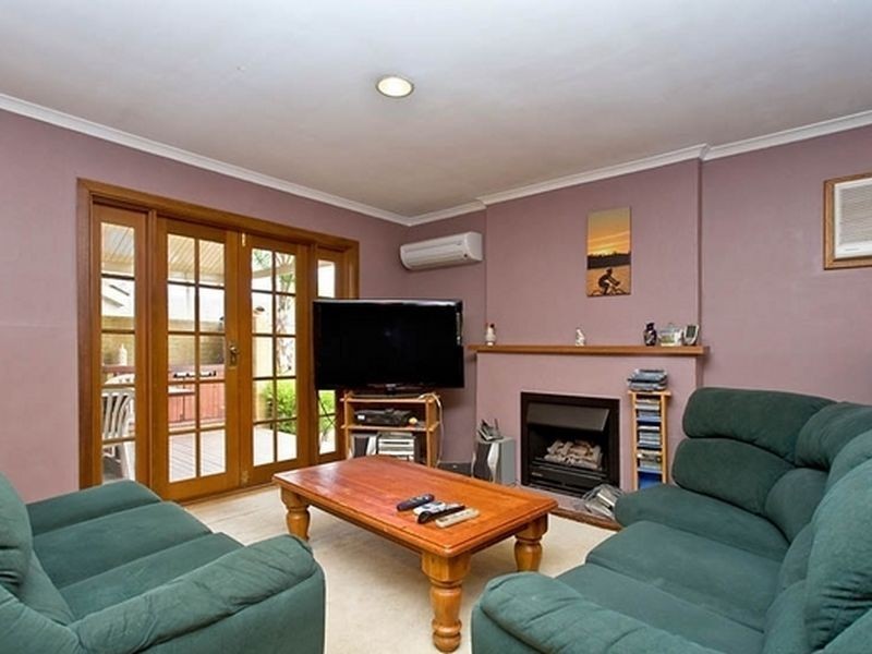 3 Narambi Street, Narrabundah ACT 2604