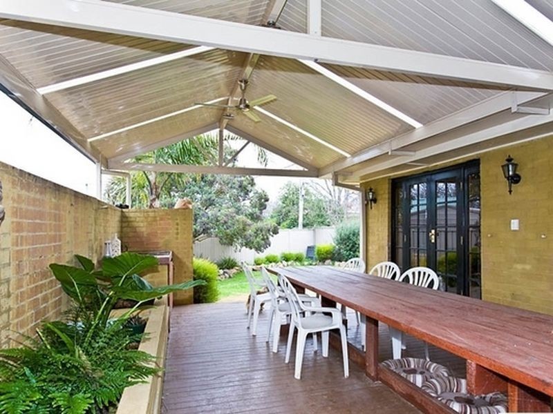 3 Narambi Street, Narrabundah ACT 2604
