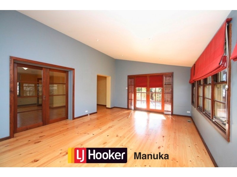 17 Vaughan Gardens, Narrabundah ACT 2604