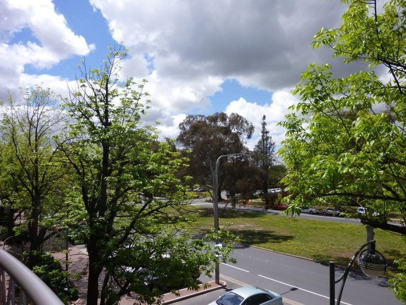 27/18 Captain Cook Crescent, Griffith ACT 2603