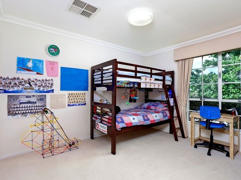 14 McLaren Crescent, Pearce ACT 2607