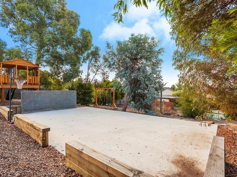 14 McLaren Crescent, Pearce ACT 2607