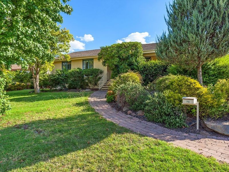 14 McLaren Crescent, Pearce ACT 2607