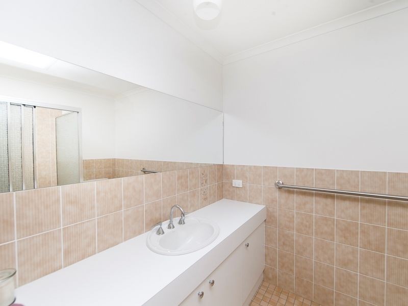 8 Leeper Place, Isaacs ACT 2607