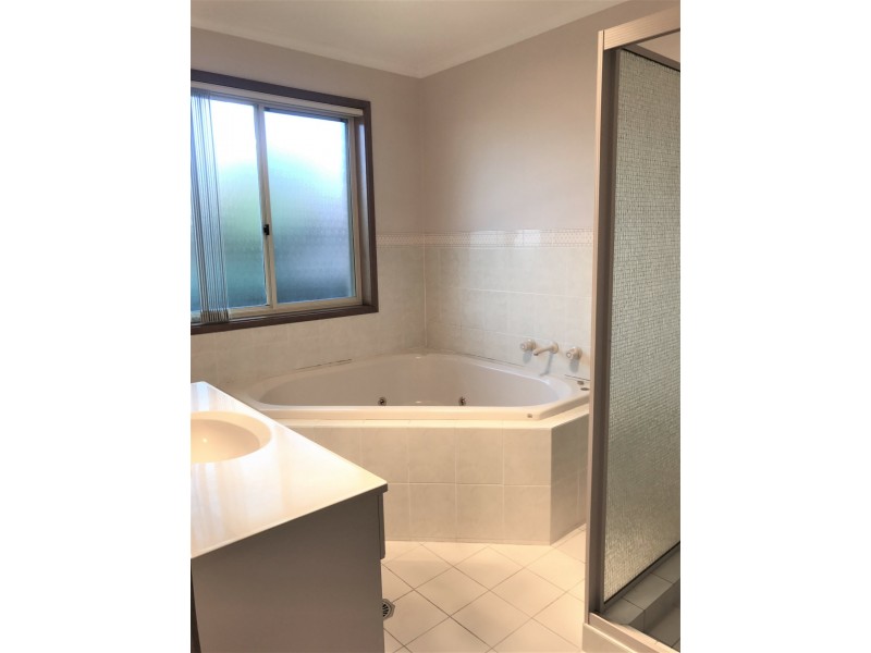 10 Rule Street, Isaacs ACT 2607
