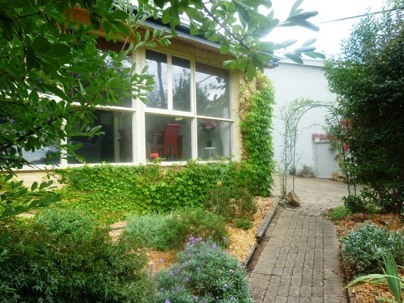 84 Caley Crescent, Narrabundah ACT 2604