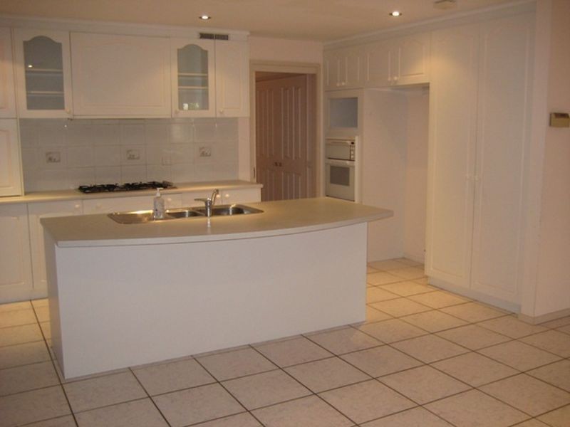 64 Mount Vernon Drive, Kambah ACT 2902