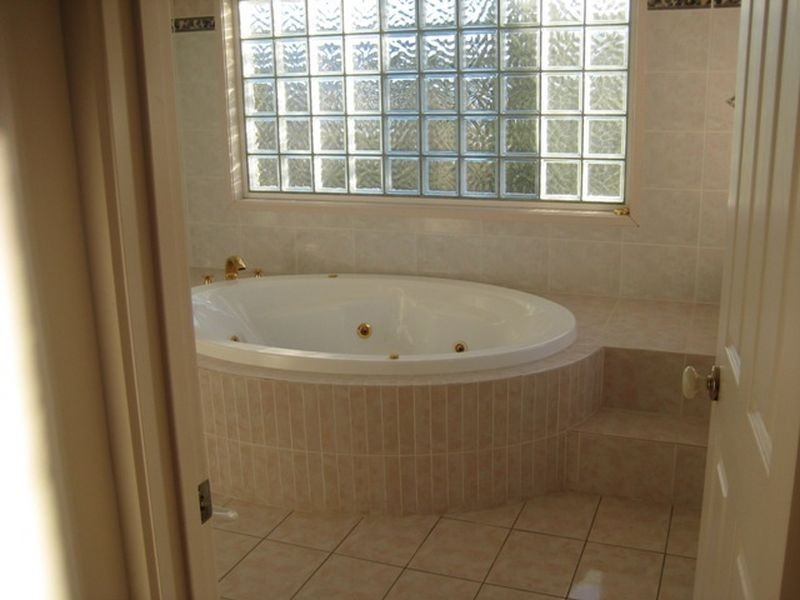 64 Mount Vernon Drive, Kambah ACT 2902