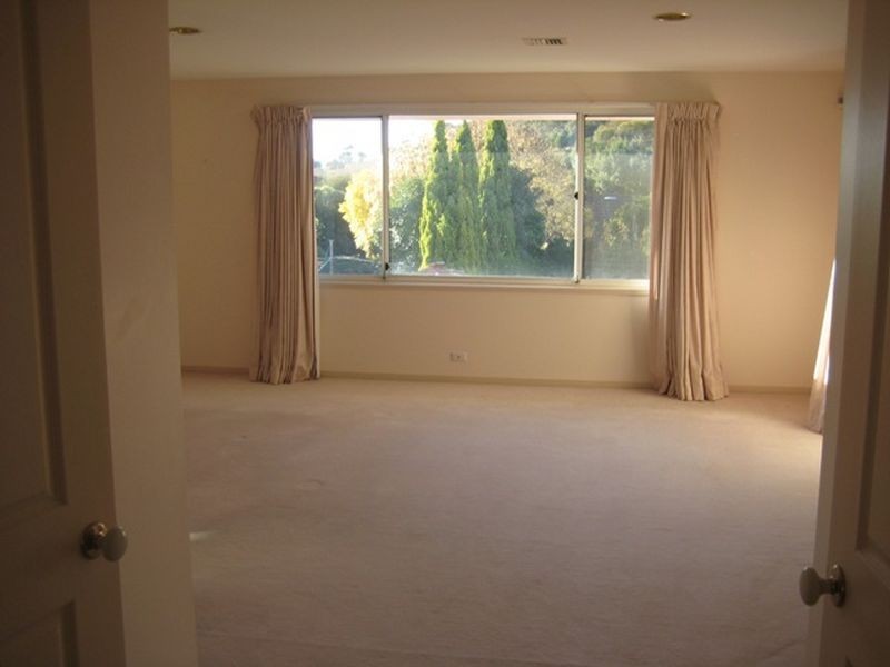 64 Mount Vernon Drive, Kambah ACT 2902