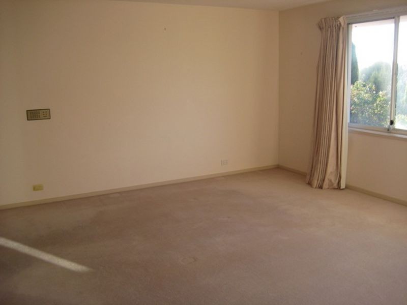 64 Mount Vernon Drive, Kambah ACT 2902