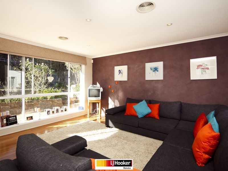 27 Ringrose Crescent, Isaacs ACT 2607