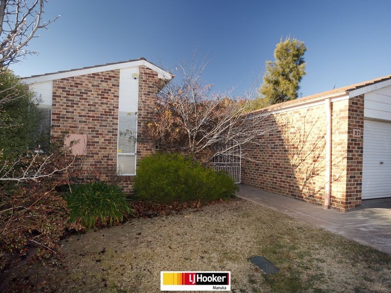 27 Ringrose Crescent, Isaacs ACT 2607