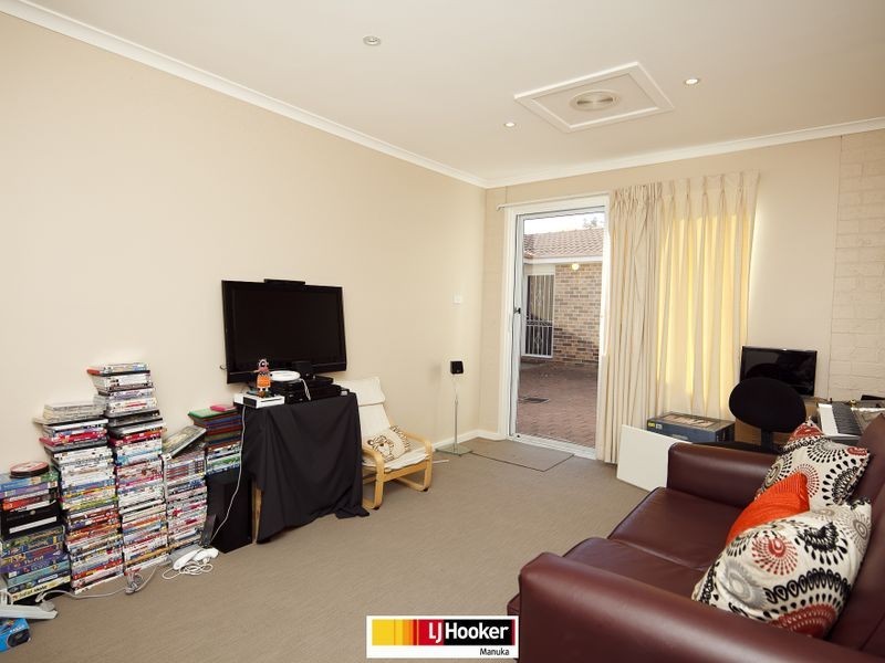 27 Ringrose Crescent, Isaacs ACT 2607