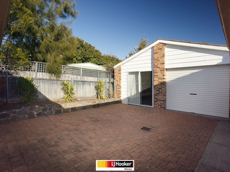 27 Ringrose Crescent, Isaacs ACT 2607