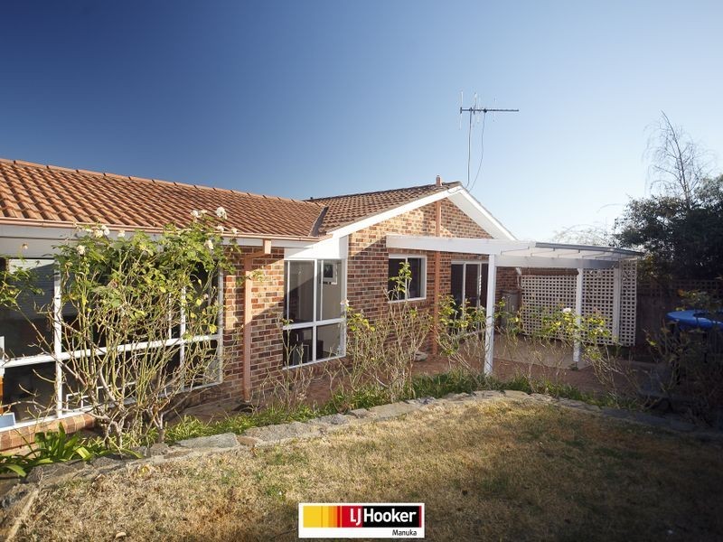 27 Ringrose Crescent, Isaacs ACT 2607