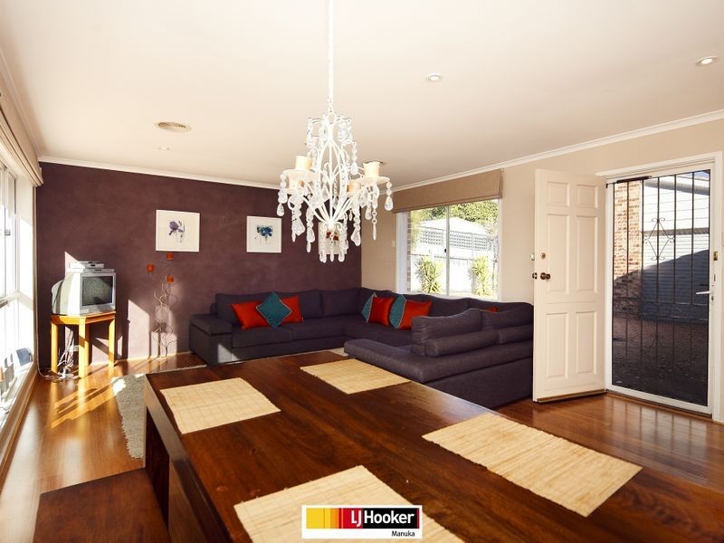 27 Ringrose Crescent, Isaacs ACT 2607