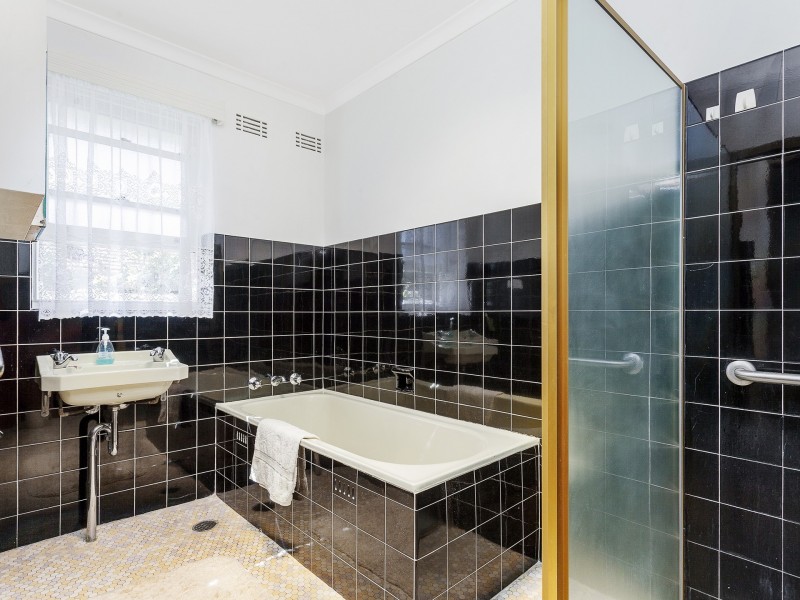 33 Newdegate Street, Deakin ACT 2600