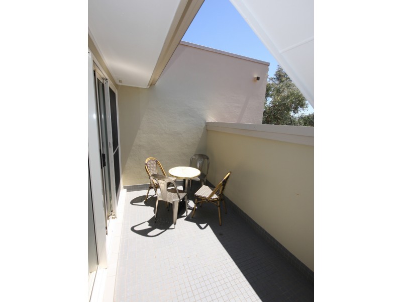 75/8 Dominion Circuit, Forrest ACT 2603