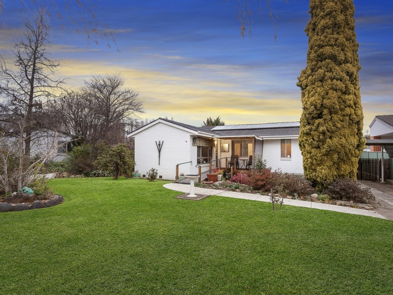 74 Tallara Parkway, Narrabundah ACT 2604