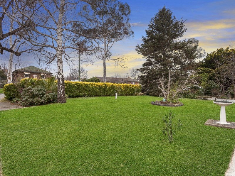 74 Tallara Parkway, Narrabundah ACT 2604