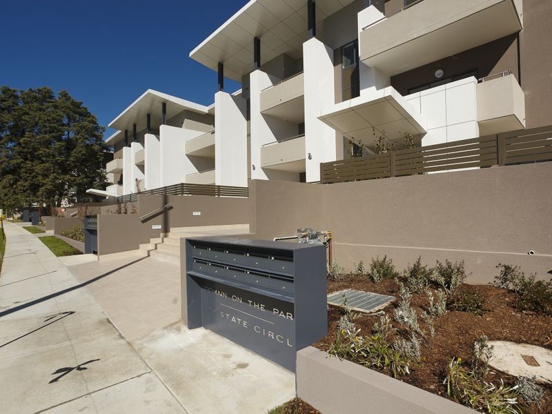 30/29-31 State Circle, Deakin ACT 2600