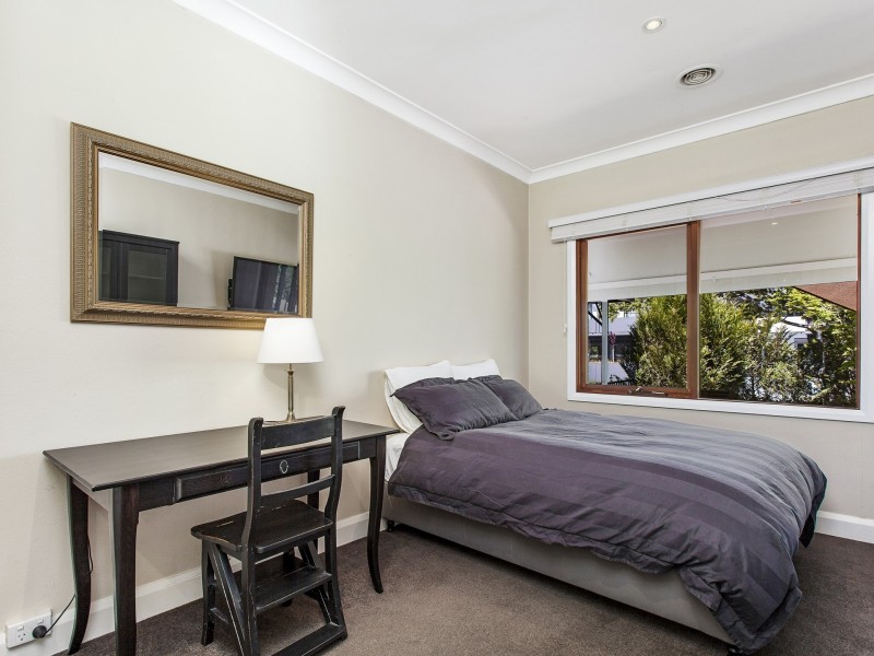 10 Creswell Street, Campbell ACT 2612