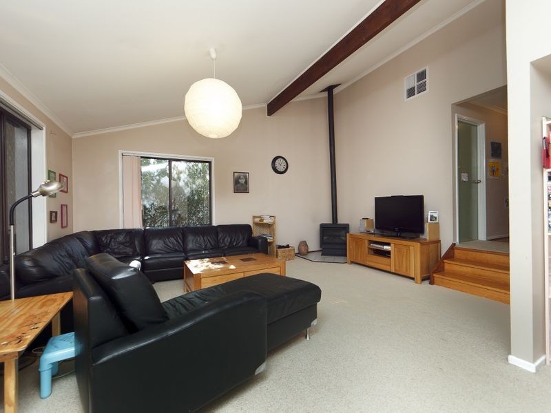 18 Sturdee Crescent, Monash ACT 2904