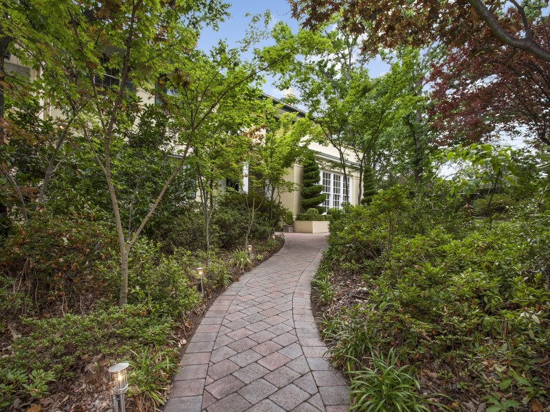 42 National Circuit, Forrest ACT 2603