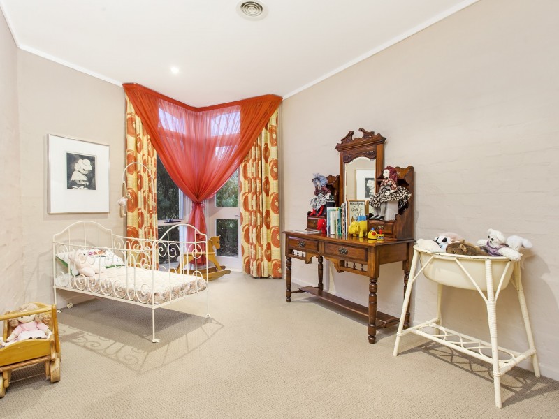 15 Dampier Crescent, Forrest ACT 2603