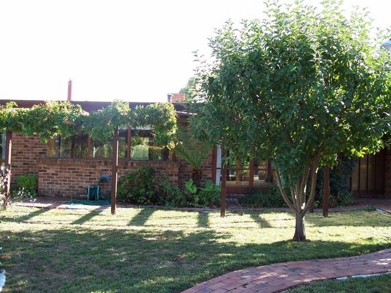 12 Bromby Street, Isaacs ACT 2607