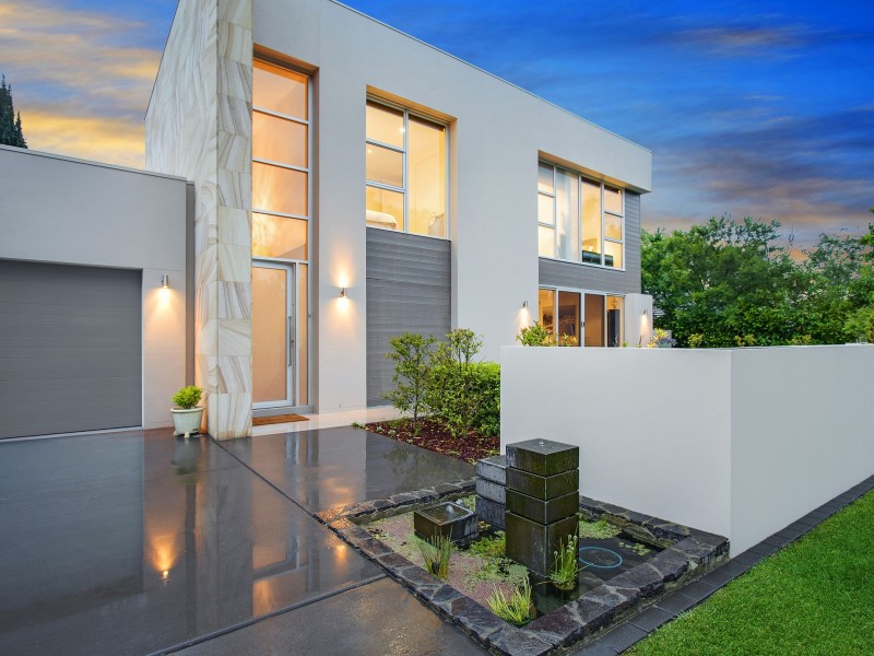16 Hobart Avenue, Forrest ACT 2603