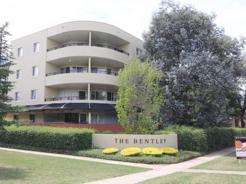 15/10 Dominion Circuit, Forrest ACT 2603