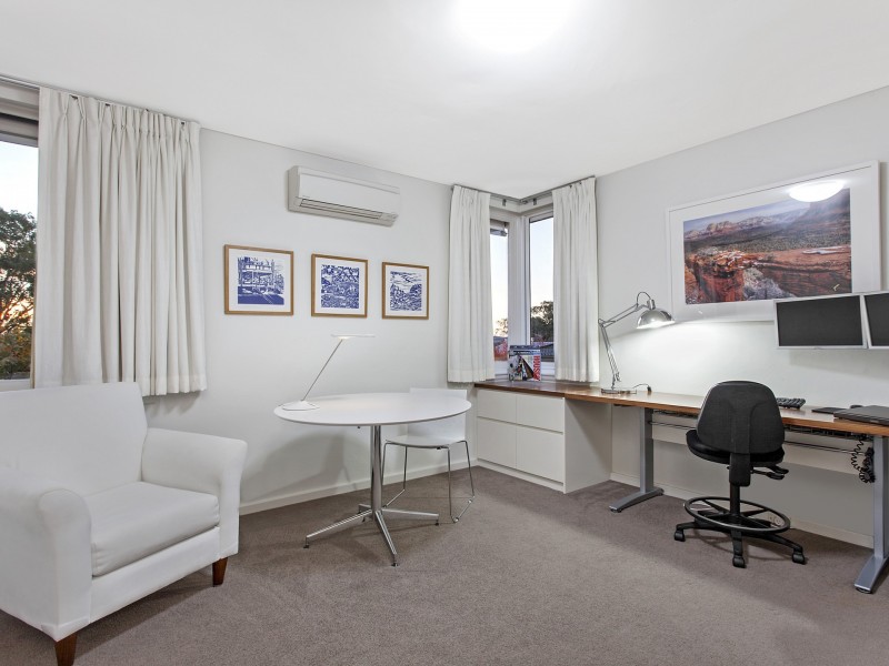 23 Gawler Crescent, Deakin ACT 2600