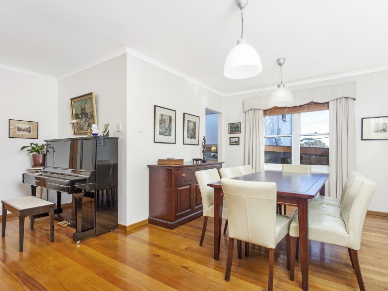 77 Hopetoun Circuit, Yarralumla ACT 2600