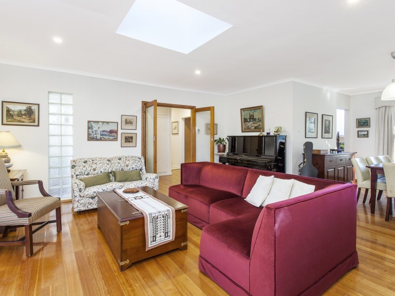 77 Hopetoun Circuit, Yarralumla ACT 2600