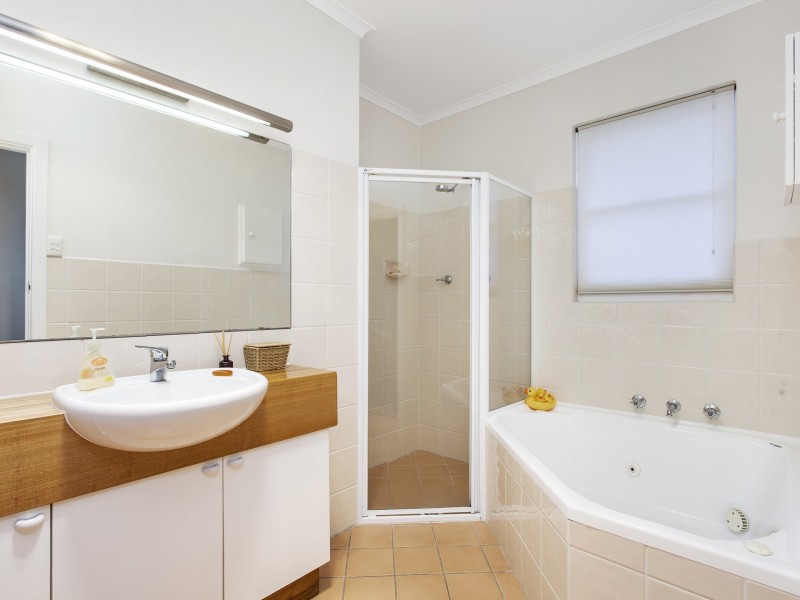 77 Hopetoun Circuit, Yarralumla ACT 2600