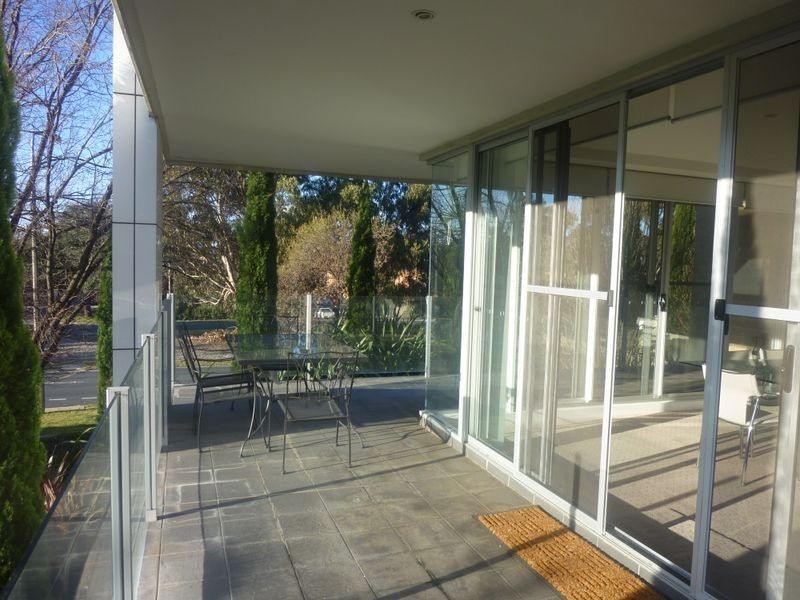 3/32 Canberra Ave, Forrest ACT 2603