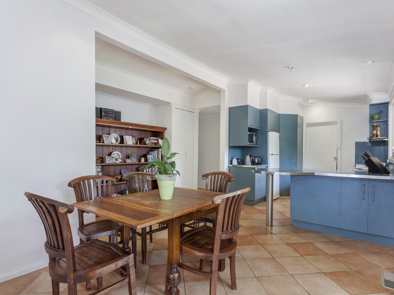 98 Walker Crescent, Narrabundah ACT 2604